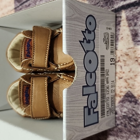 NEW WITH BOX Baby Shoes - Picture 3 of 9